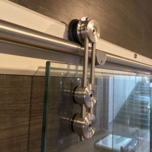 Perkakasan pintu gudang yang murah